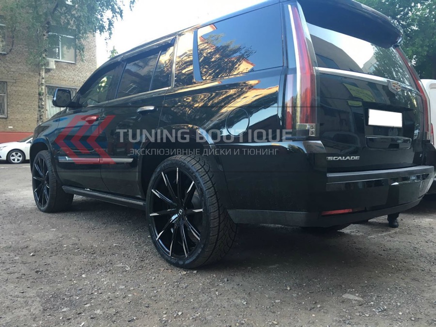 Cadillac Escalade на 24" дисках Lexani CSS15 фото 2
